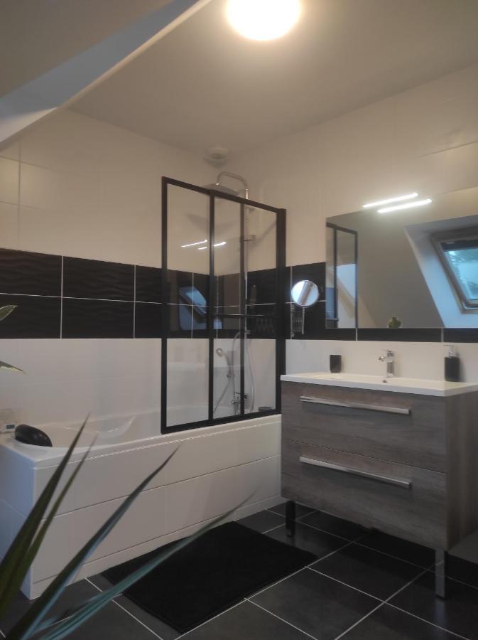Chez Driss Apartment Crevin ภายนอก รูปภาพ